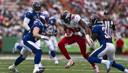 开云体育在线-太阳带走76人，当欧文在关键回合拒绝手软