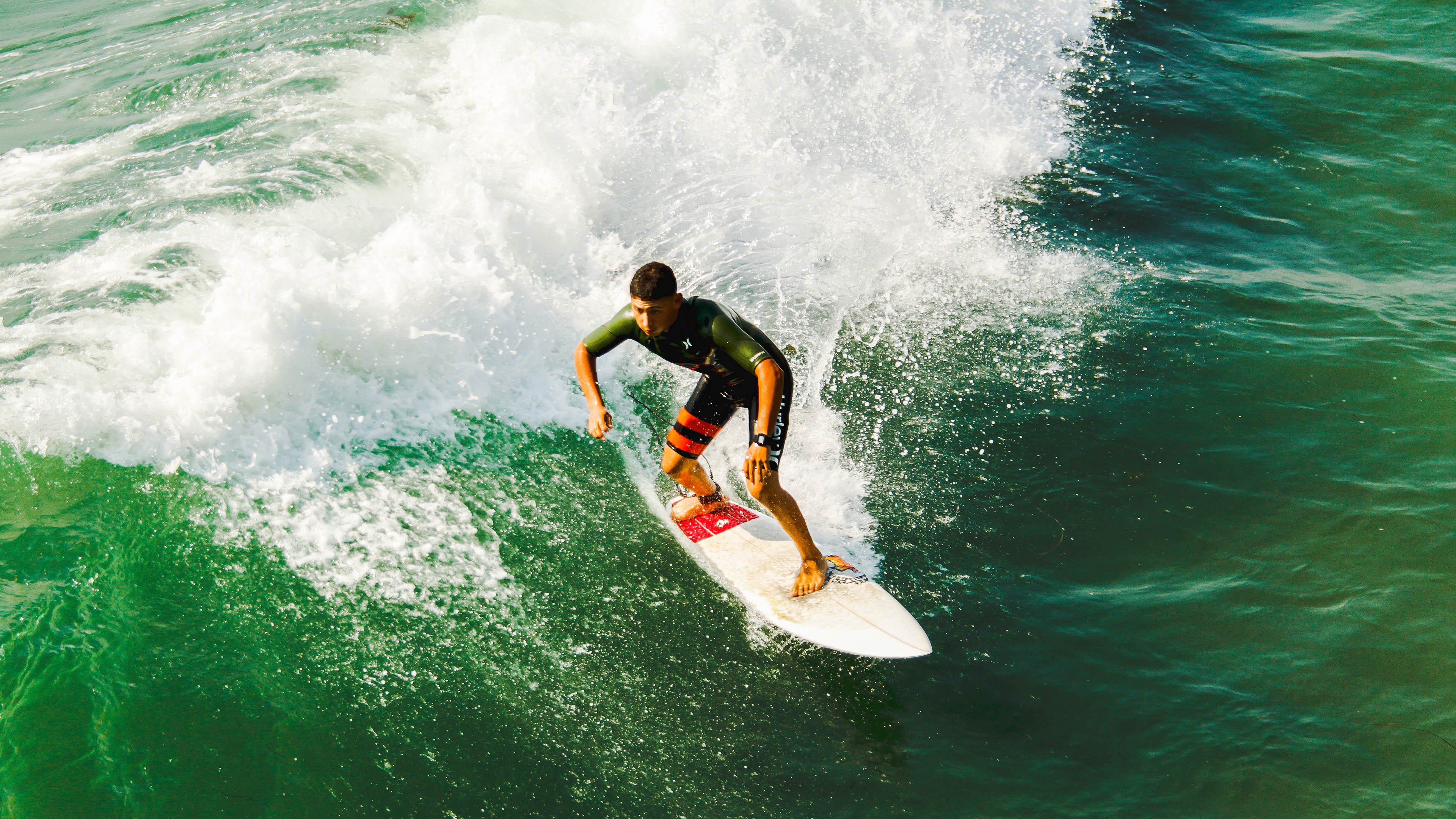 黄蜂全面压制骑士，米切尔打出统治级数据，联盟格局暗流涌动