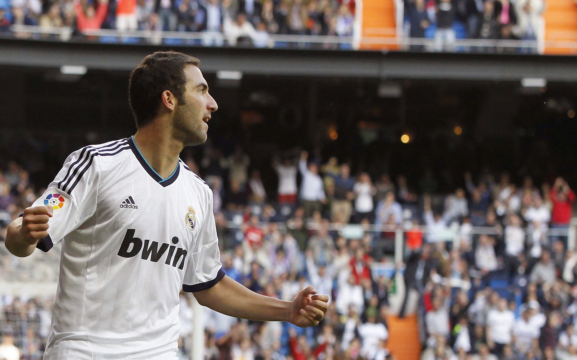 世界排名争夺战焦点战，里昂打穿曼城，战术奇迹还是体系崩溃？